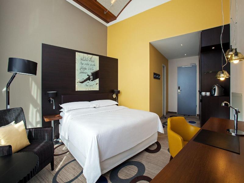 Sheraton Hannover Pelikan Hotel image