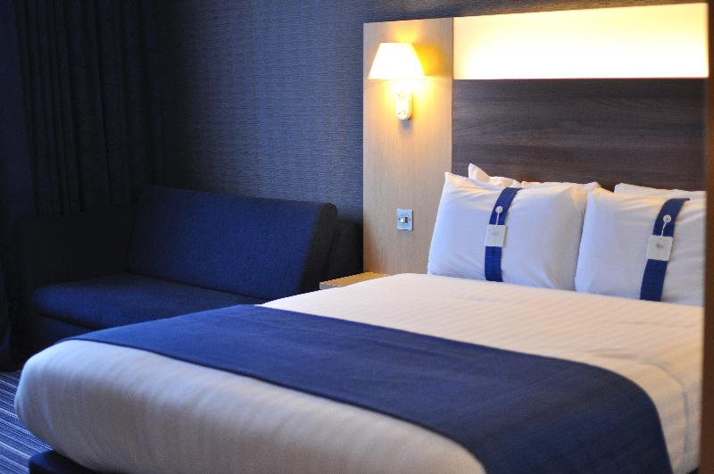 Holiday inn Express Leigh - Sports Village photo 23