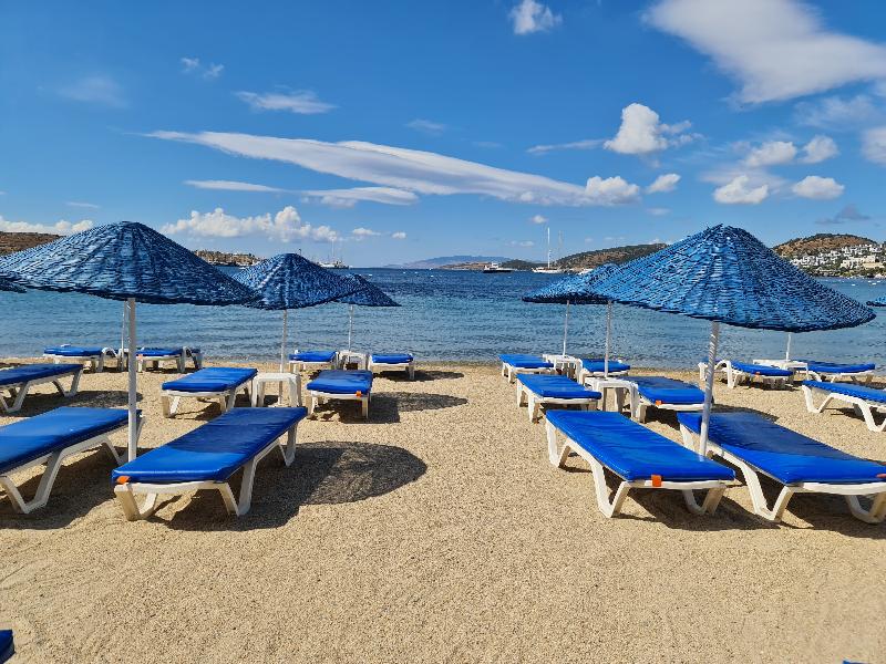 Nagi Beach Hotel image