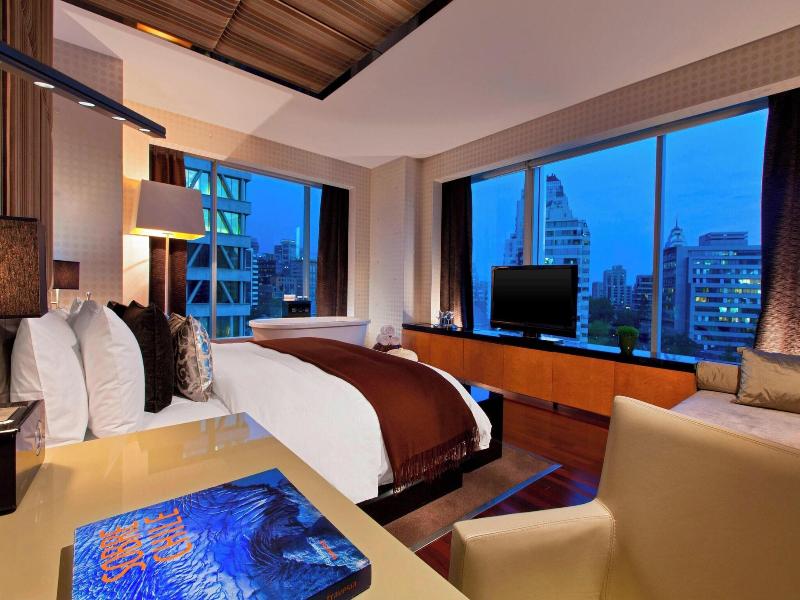 W Santiago image