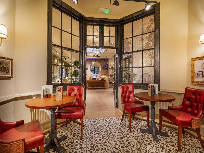 Wynnstay Hotel image
