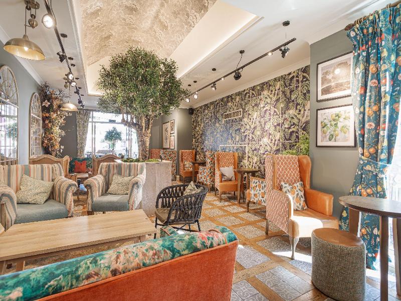 Wynnstay Hotel image