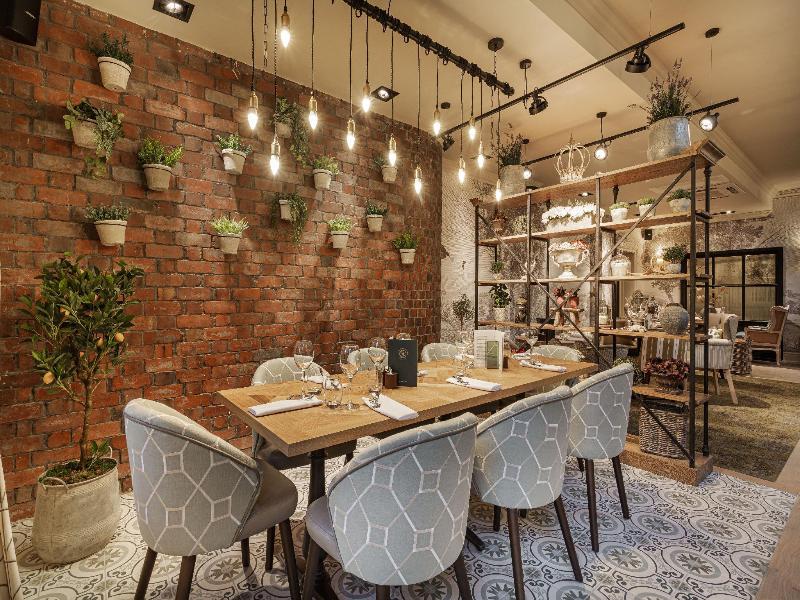 Wynnstay Hotel — restaurant