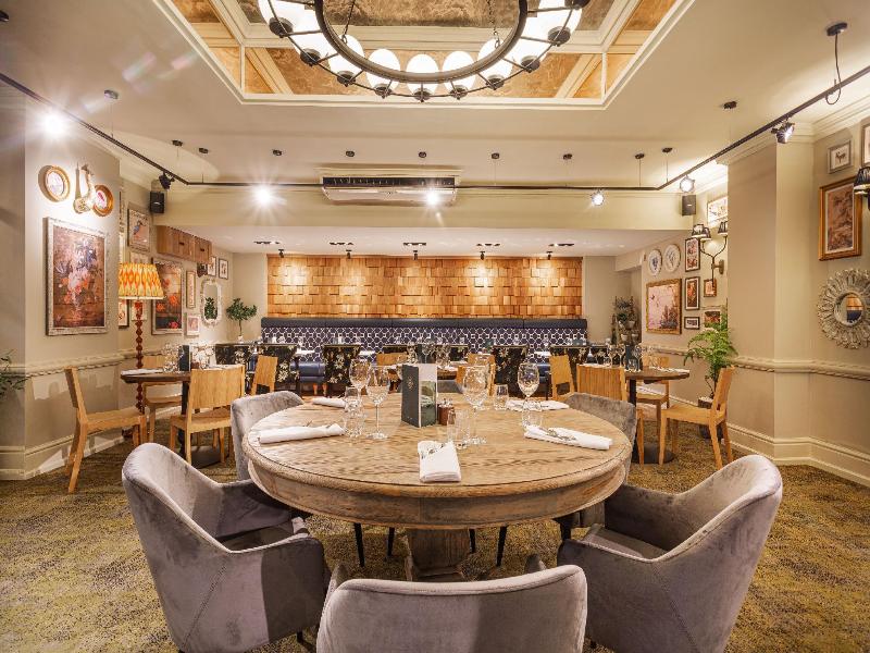 Wynnstay Hotel — restaurant