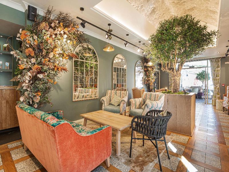 Wynnstay Hotel — restaurant