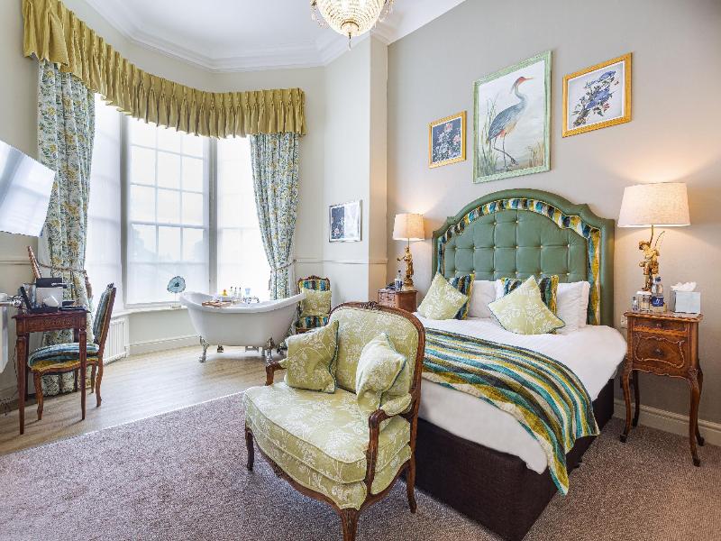 Wynnstay Hotel image