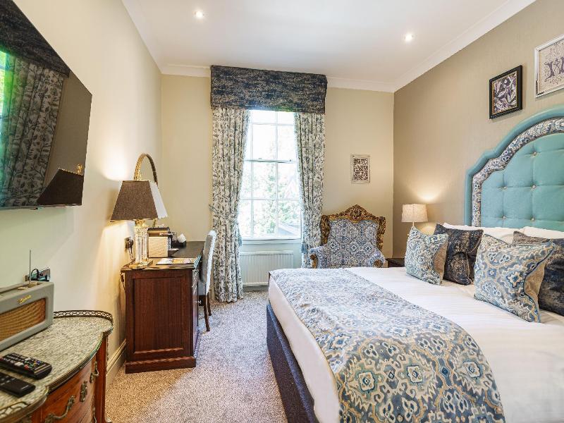 Wynnstay Hotel image