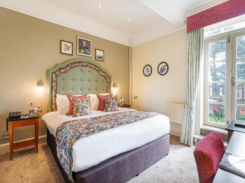 Wynnstay Hotel image