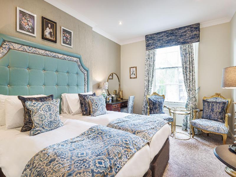 Wynnstay Hotel image