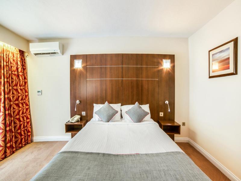 The Bridge House Hotel image
