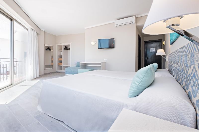 AzuLine Hotel Llevant 4