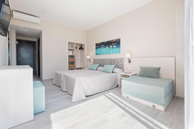 AzuLine Hotel Llevant 5