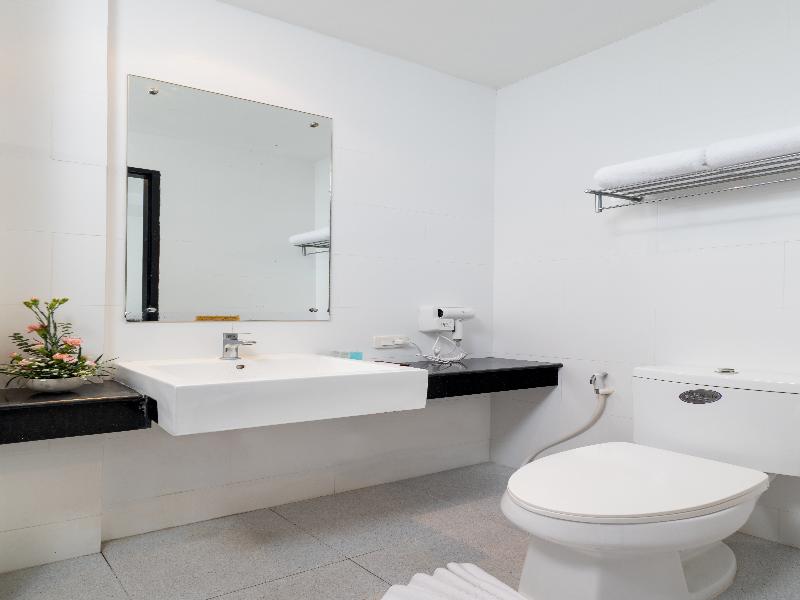 Lae Lay Suites image