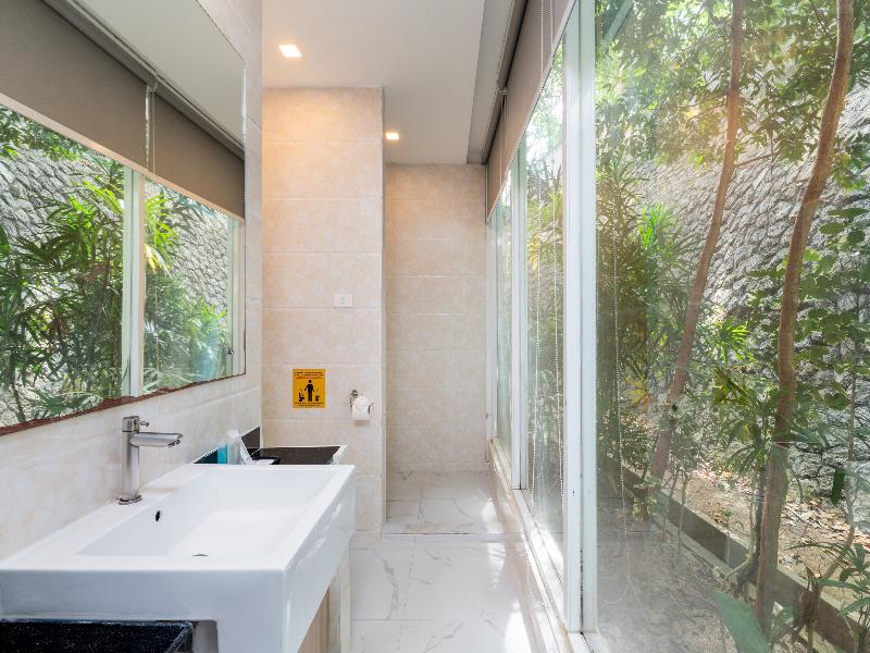Lae Lay Suites image
