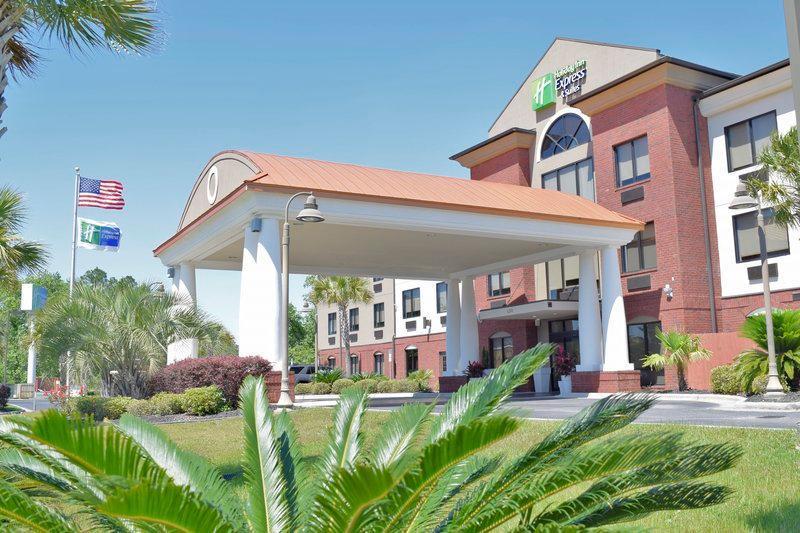 Holiday Inn Express & Suites Pensacola