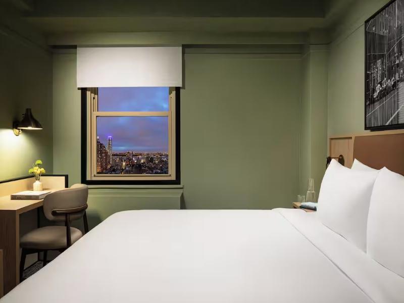 room detail thumbnail 1