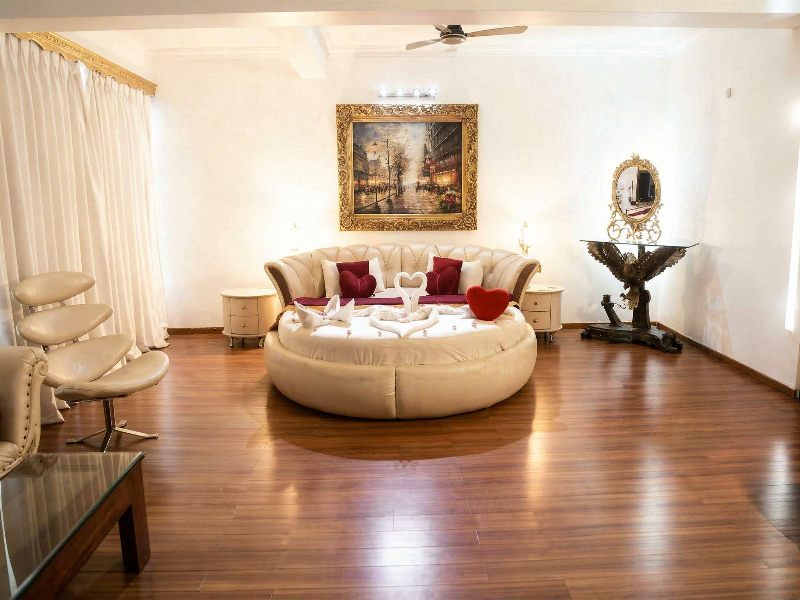 White Pearl Suites by Rosetum image