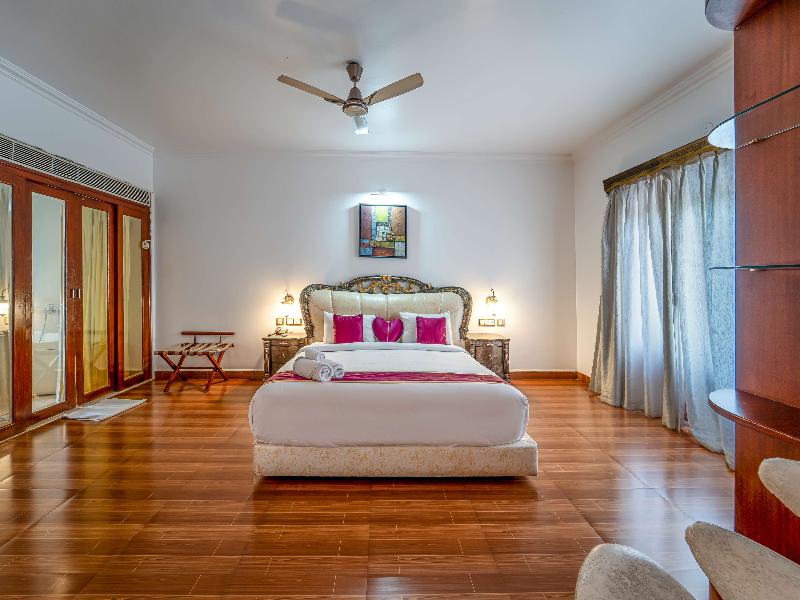 White Pearl Suites by Rosetum image