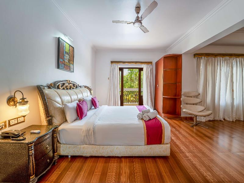 White Pearl Suites by Rosetum image