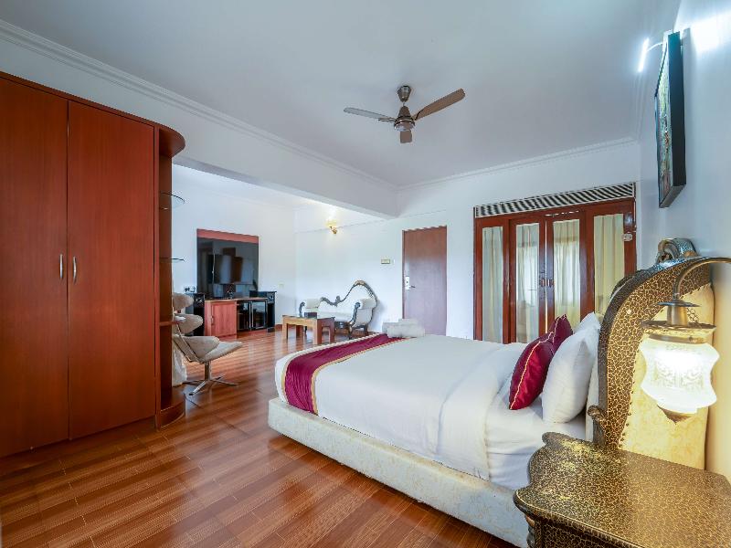 White Pearl Suites by Rosetum image