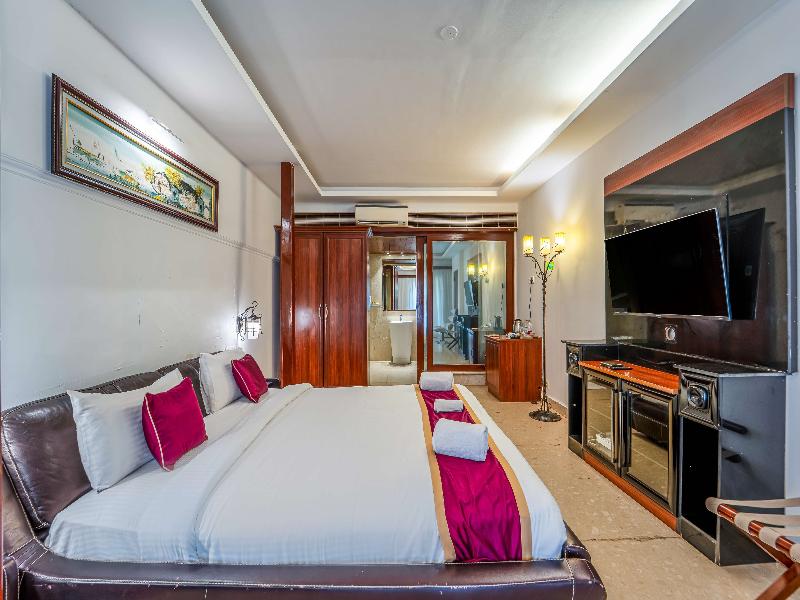 White Pearl Suites by Rosetum image