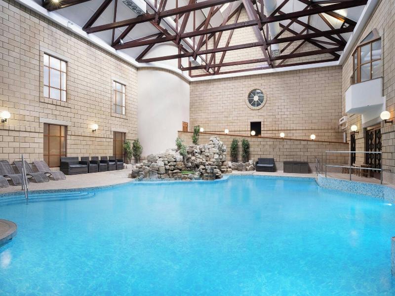 Delta Hotels By Marriott Tudor Park Country Club image