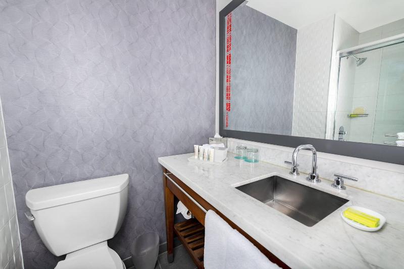 Le Meridien Atlanta Perimeter image