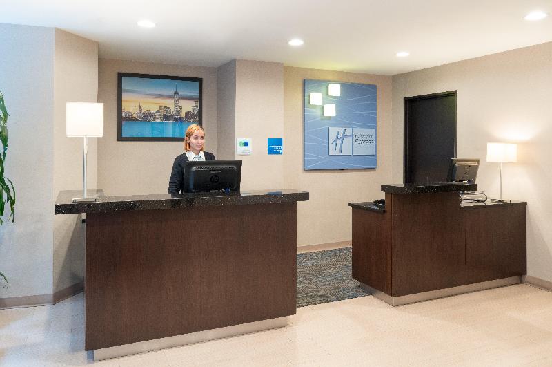 Holiday Inn Express Wall Street