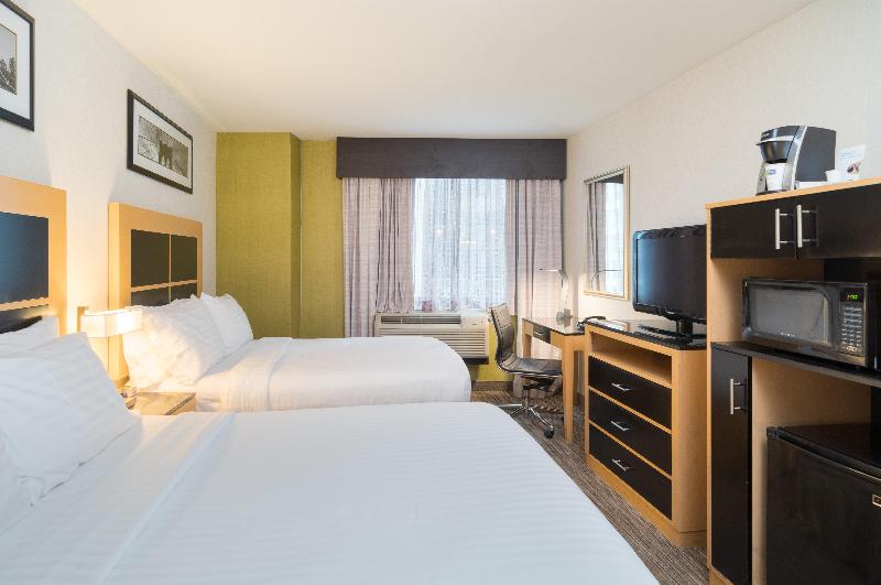 Holiday Inn Express Wall Street