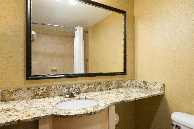 Holiday Inn Express Wall Street