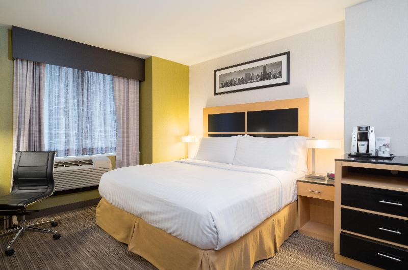 Holiday Inn Express Wall Street