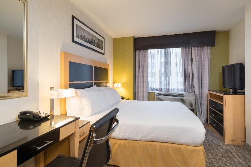 Holiday Inn Express Wall Street