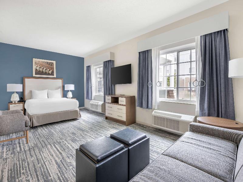 Hilton Vacation Club Varsity Club South Bend, In image