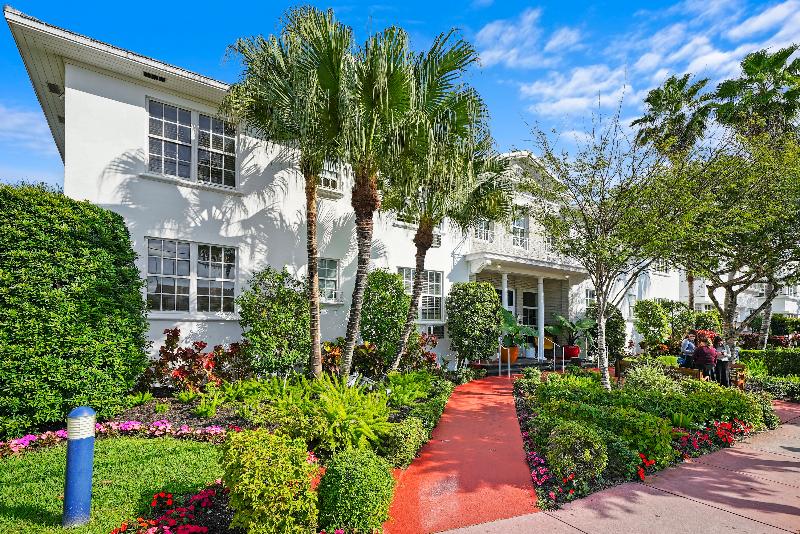 Tradewinds Apartment Hotel