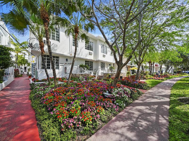 Tradewinds Apartment Hotel image