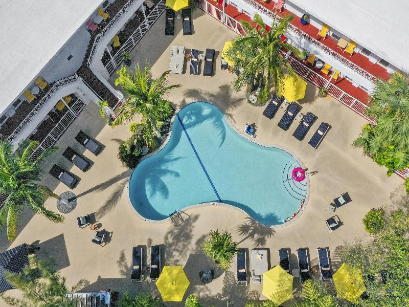 Tradewinds Apartment Hotel image