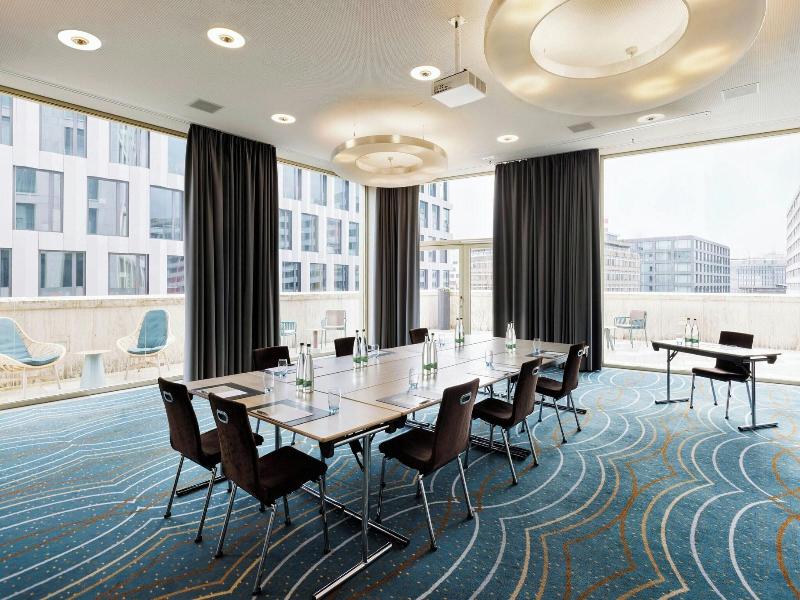 Renaissance Zurich Tower image