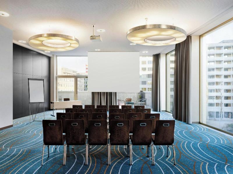 Renaissance Zurich Tower image