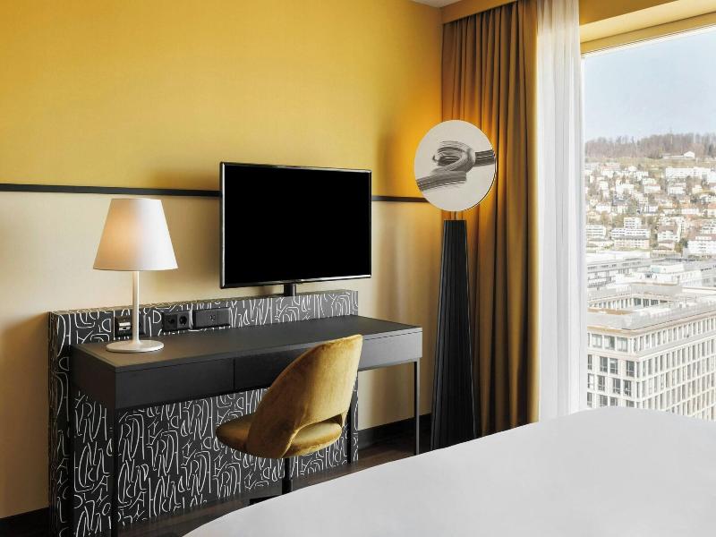 Renaissance Zurich Tower image