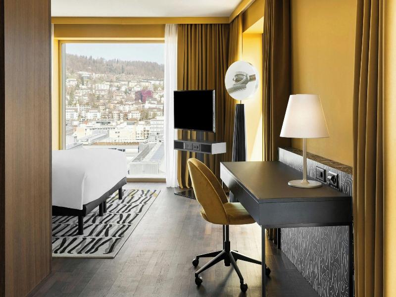 Renaissance Zurich Tower image