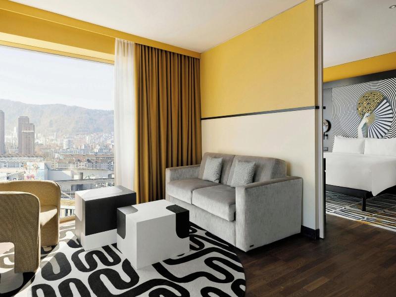 Renaissance Zurich Tower image