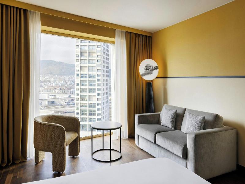 Renaissance Zurich Tower image