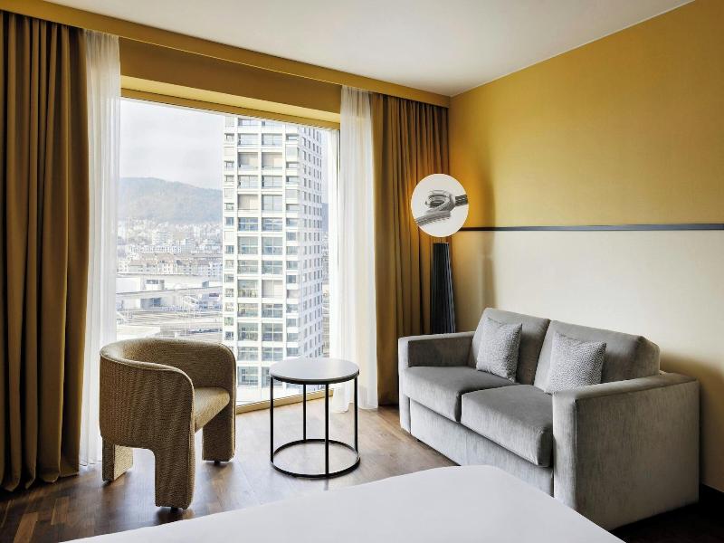 Renaissance Zurich Tower image