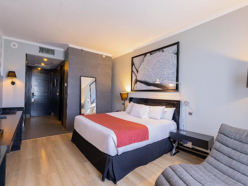 Wyndham Santiago Pettra image