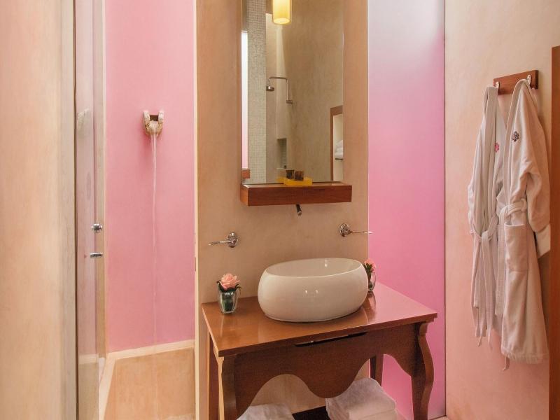 Rosas & Xocolate Boutique Hotel Spa image