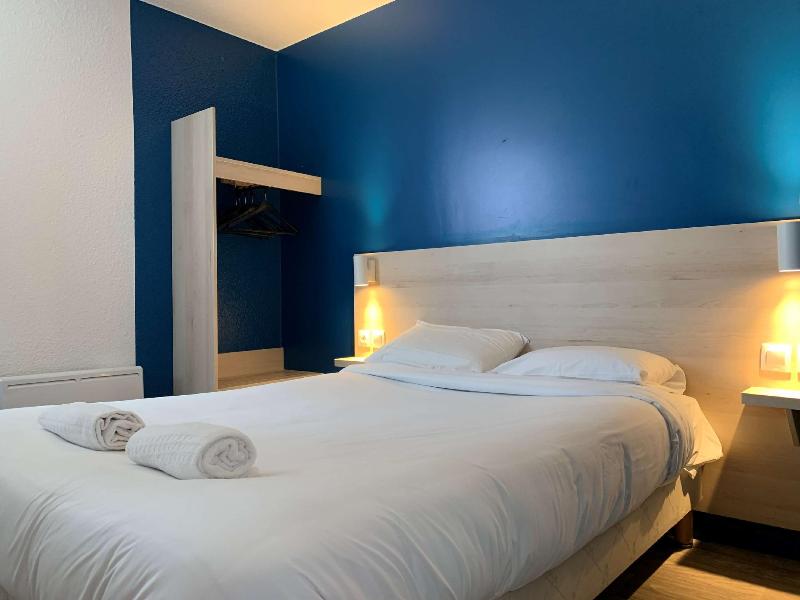 Kyriad Direct Dreux image