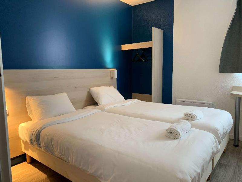 Kyriad Direct Dreux image