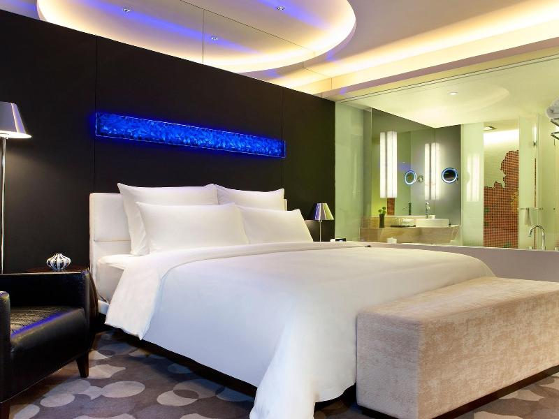 SUITE DELUXE KING BED — photo 13
