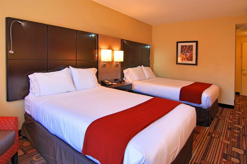 Holiday Inn Express Convention Center/Cruise Port photo 8