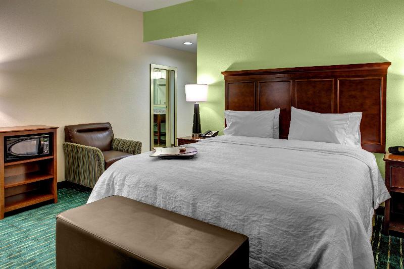 Holiday Inn Express Convention Center/Cruise Port photo 11
